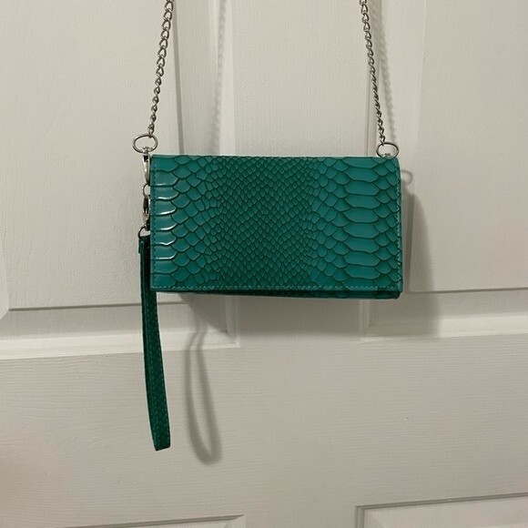 Just Solutions Boho Turquoise Animal Print Triangle Womens Crossbody Purse - Picture 2 of 12